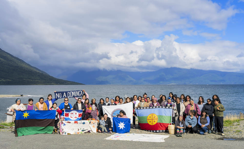 Red de Mujeres Originarias por la Defensa del Mar: una sola ola de fuerza Red de Mujeres Originarias por la Defensa del Mar