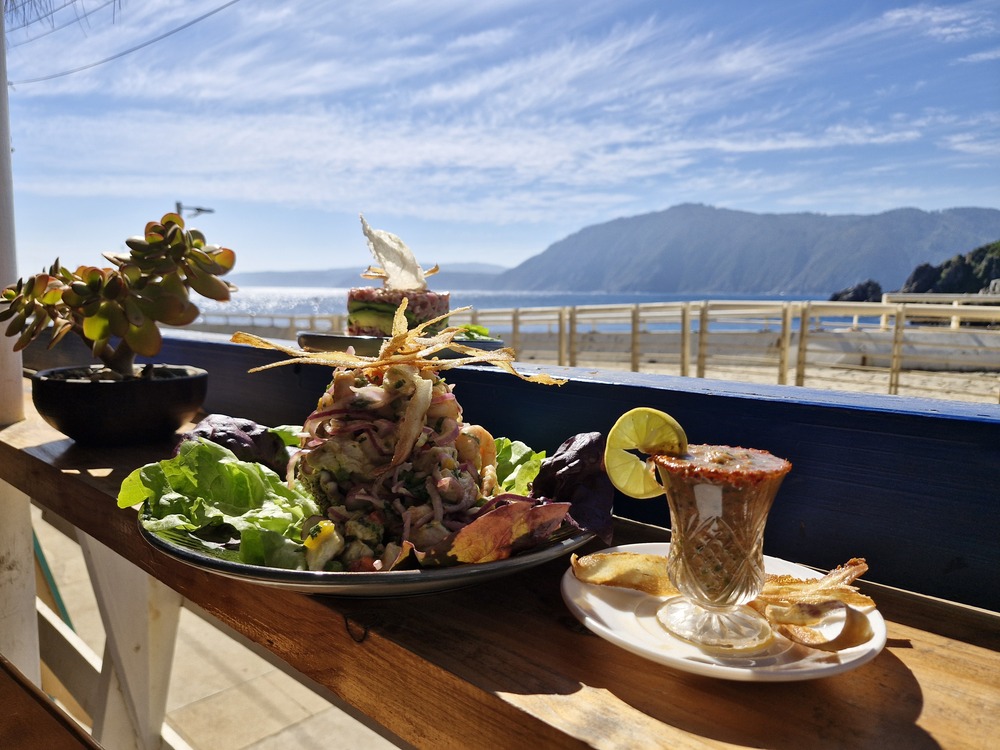Quintaycocina Bistró: sabores de caleta y tapeo frente al mar